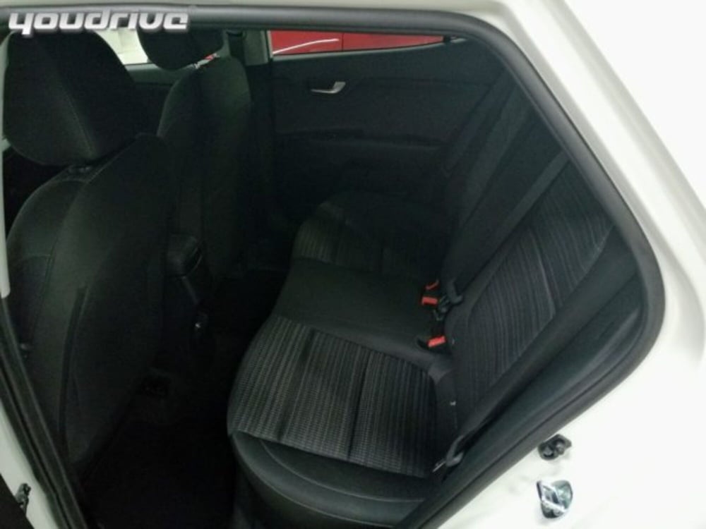 Kia Stonic nuova a Napoli (9)