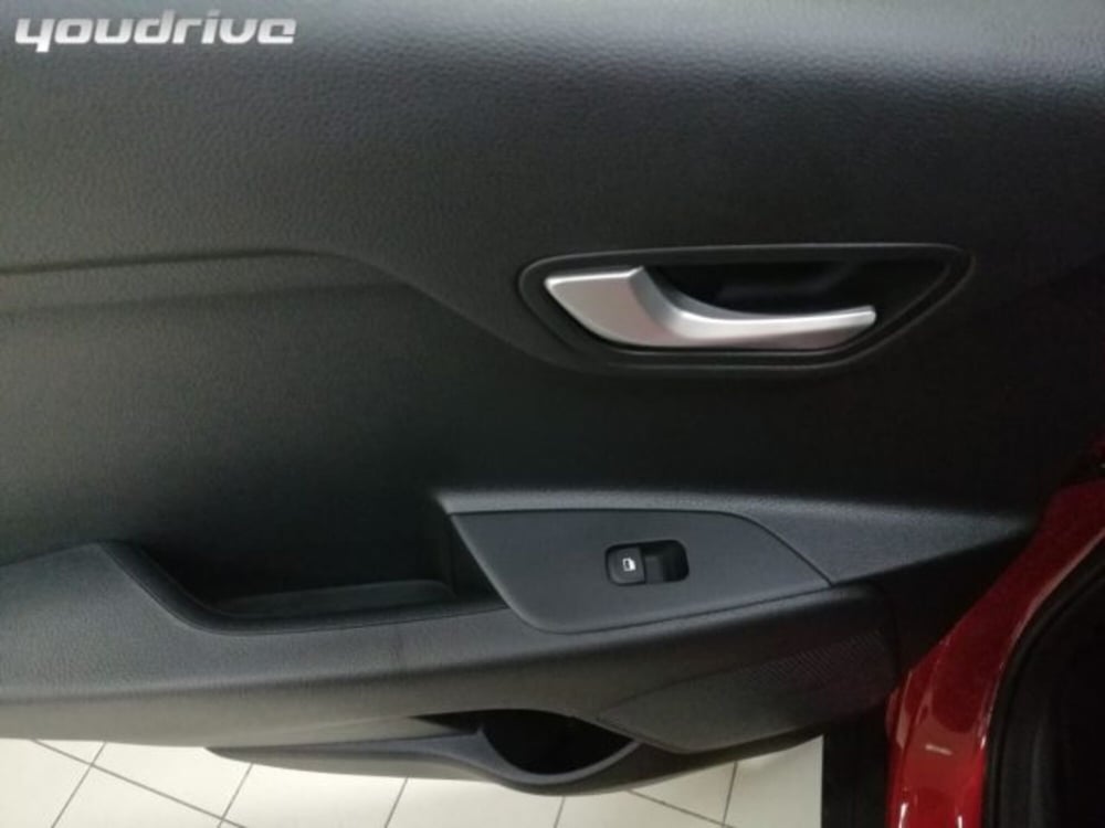 Kia Stonic nuova a Napoli (18)