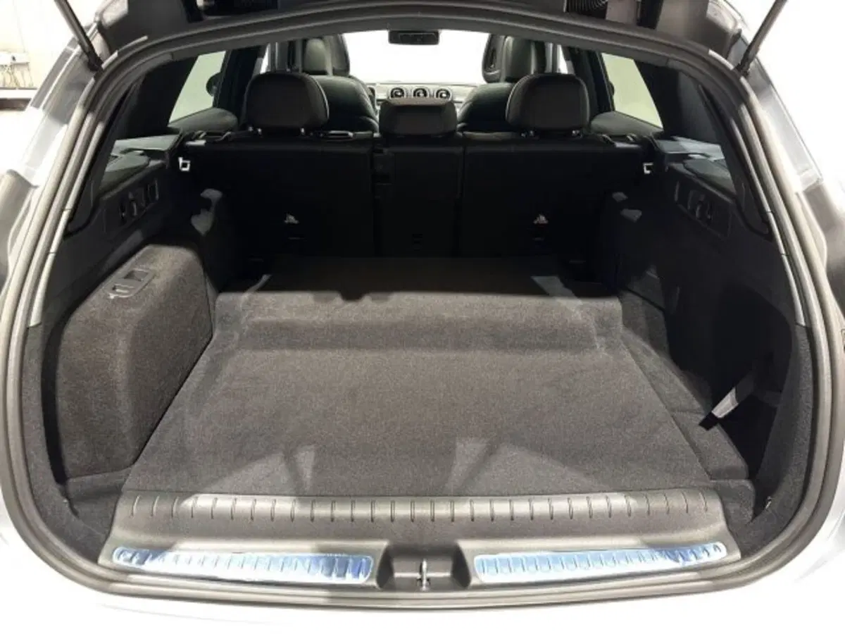 Mercedes-Benz EQE usata a Bologna (8)