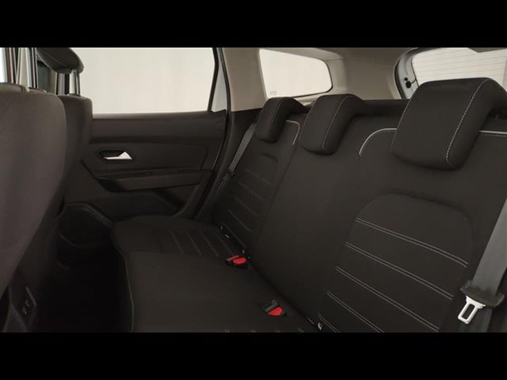 Dacia Duster usata a Milano (10)