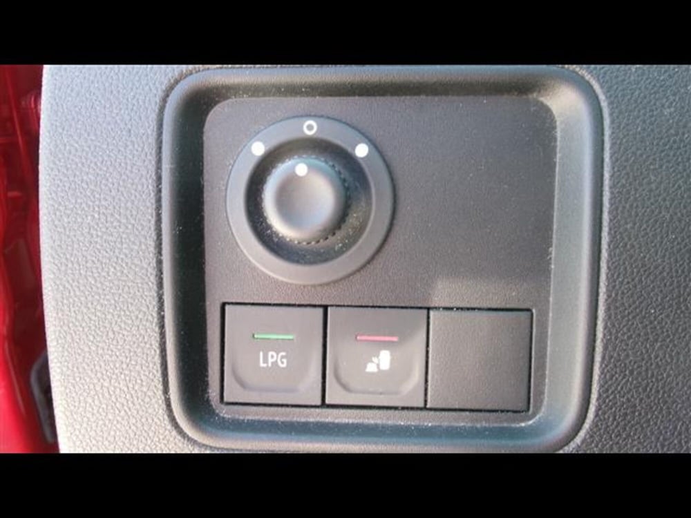 Dacia Duster usata a Firenze (10)