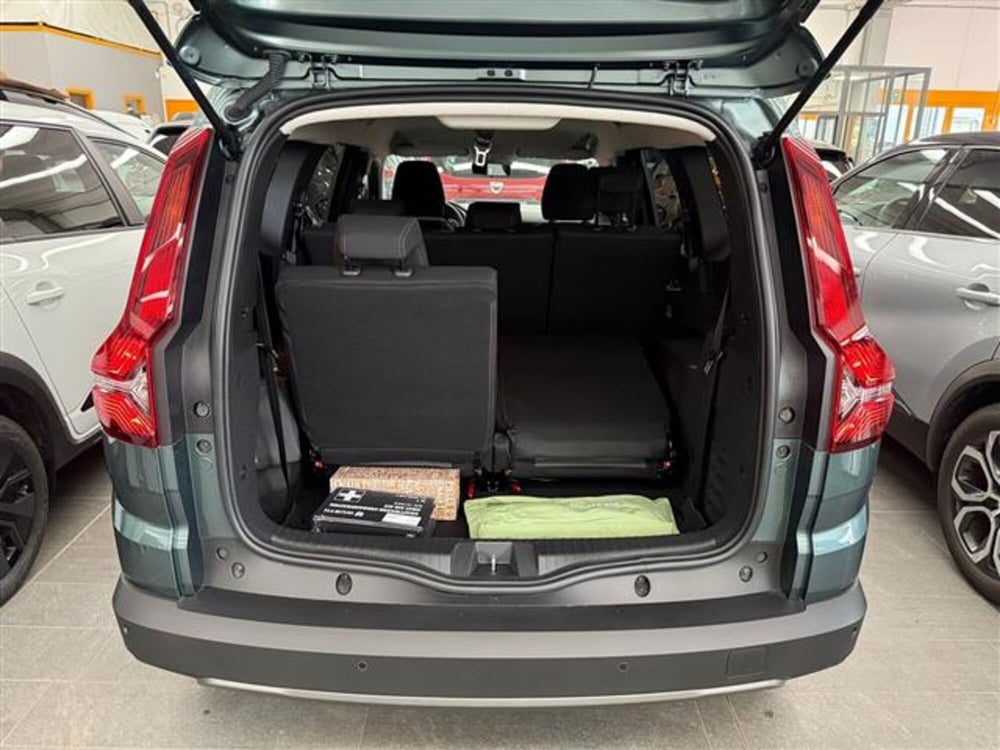 Dacia Jogger nuova a Cremona (8)
