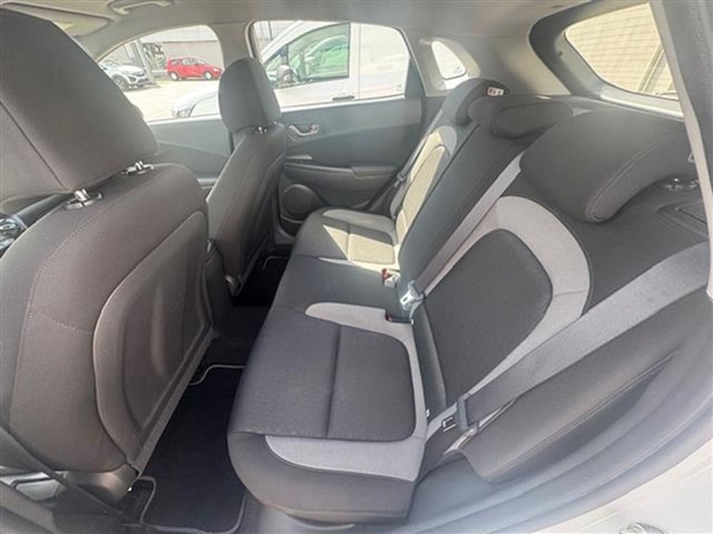 Hyundai Kona usata a Oristano (9)