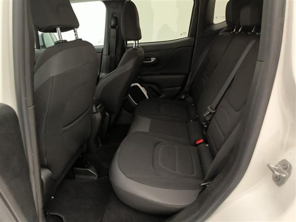 Jeep Renegade usata a Milano (12)