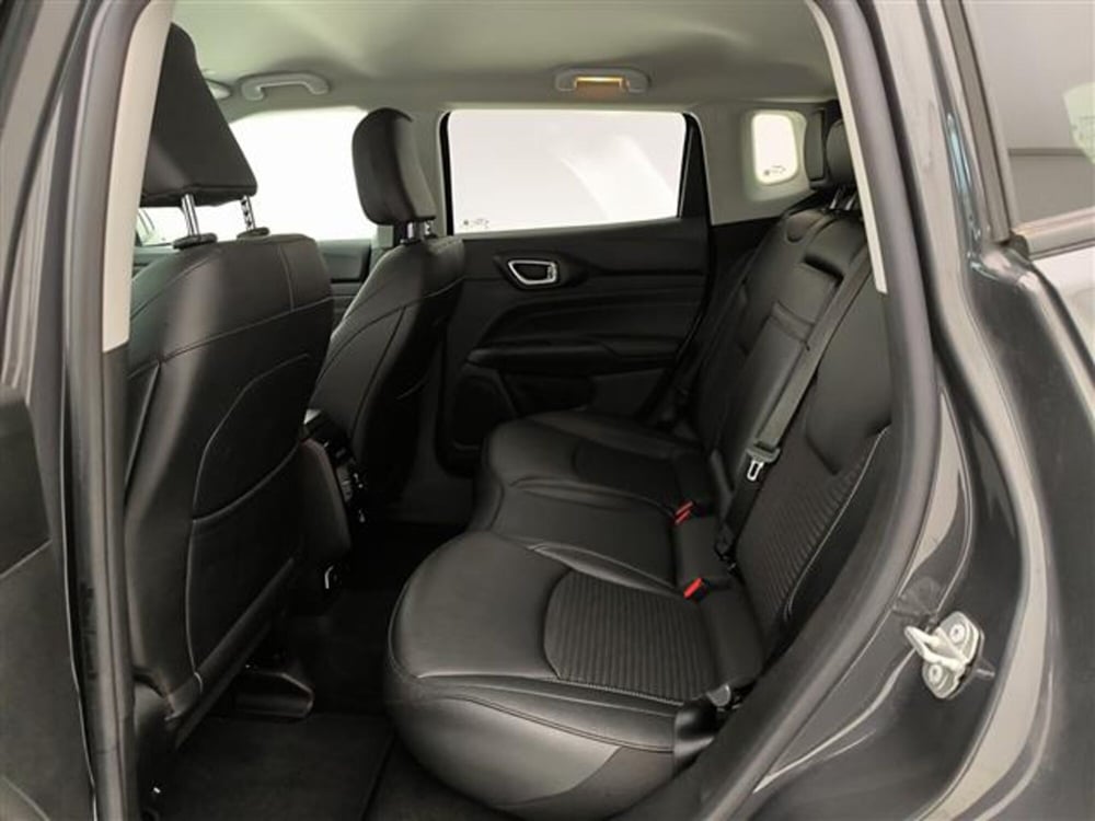 Jeep Compass usata a Milano (14)