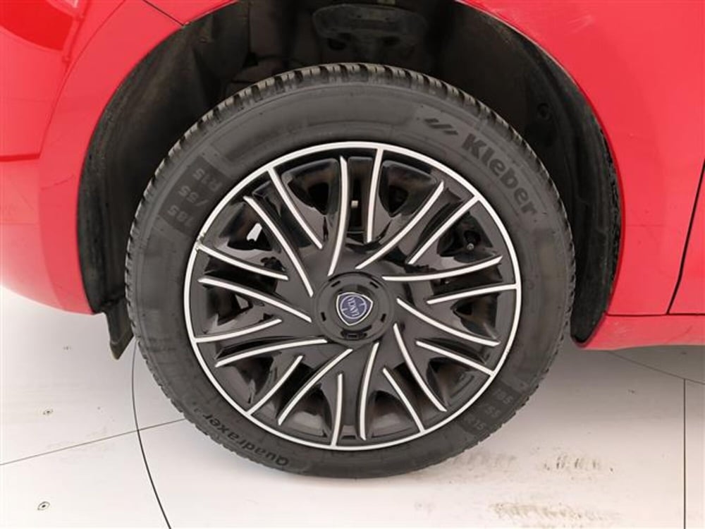 Lancia Ypsilon usata a Milano (10)