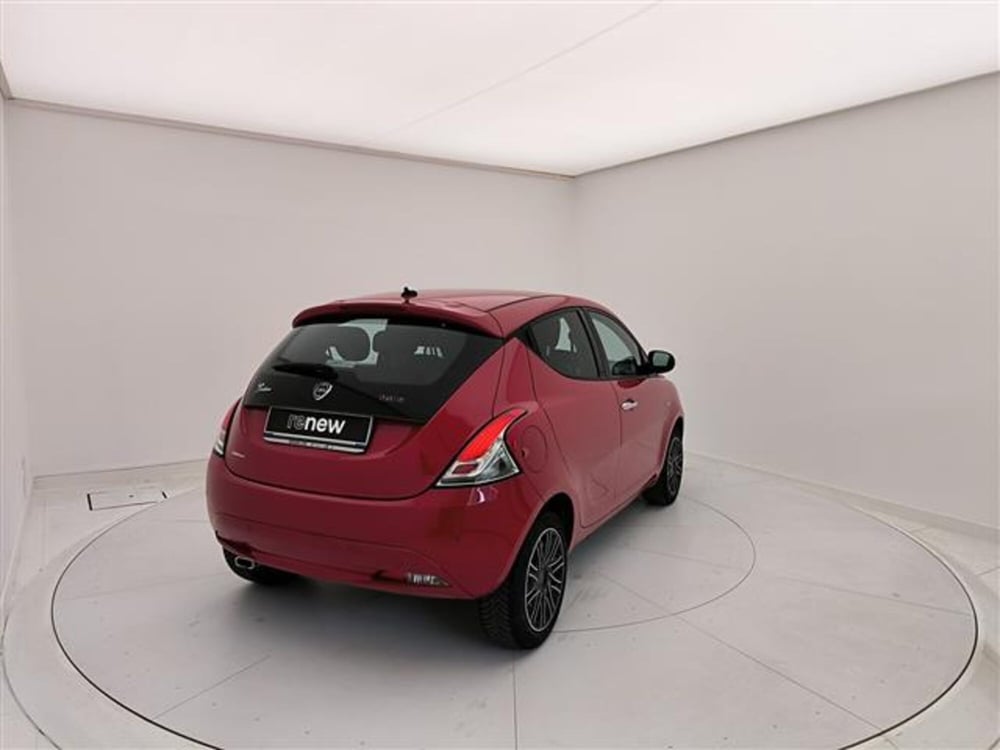 Lancia Ypsilon usata a Milano (4)