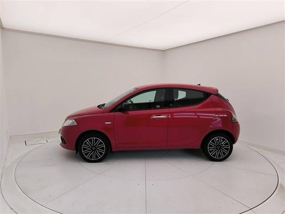 Lancia Ypsilon usata a Milano (5)