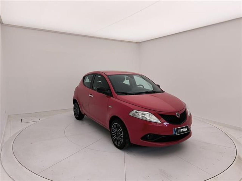 Lancia Ypsilon usata a Milano (7)