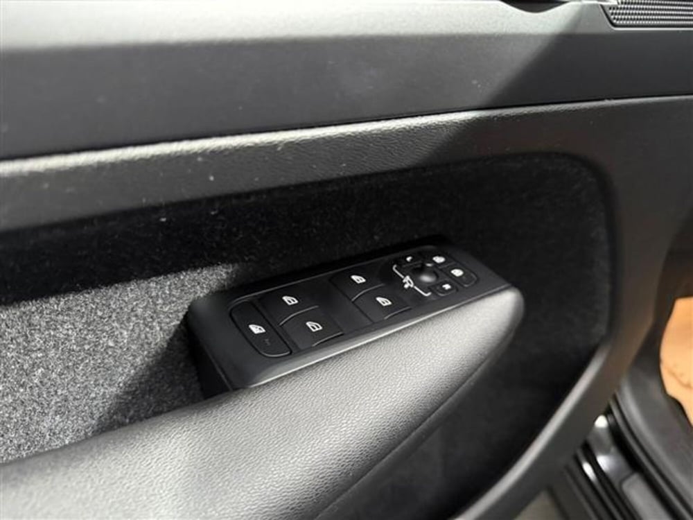 Volvo XC40 usata a Cremona (15)