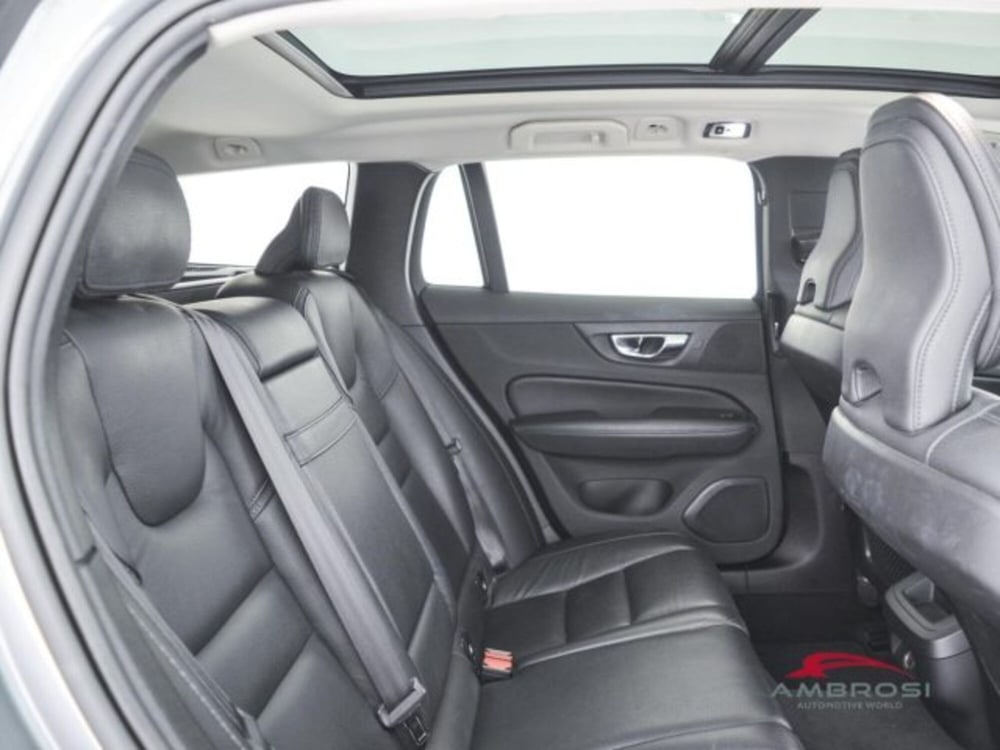 Volvo V60 Cross Country usata a Perugia (11)
