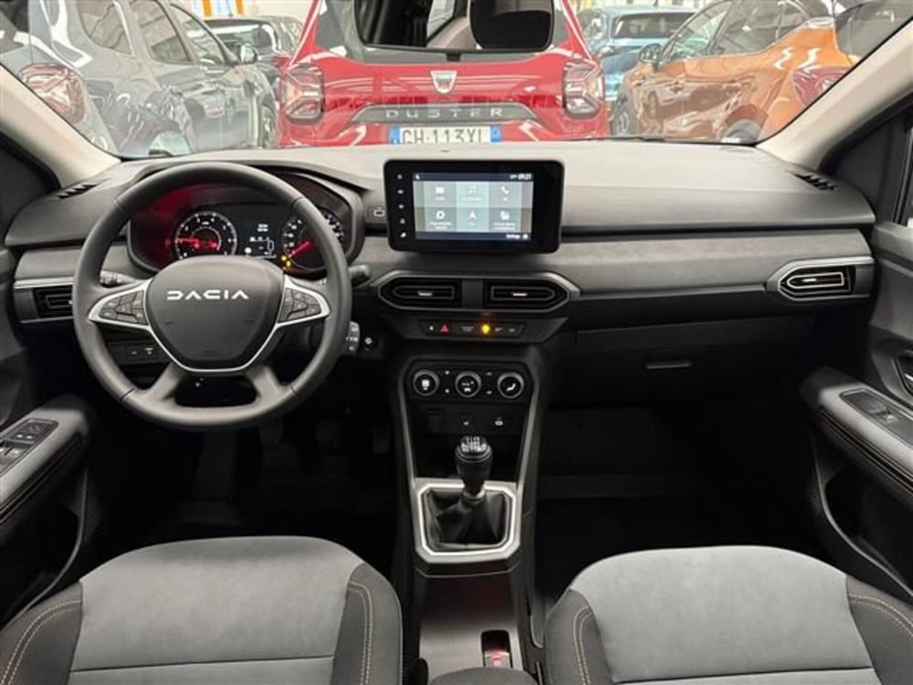 Dacia Jogger nuova a Cremona (9)