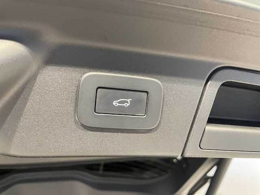 Land Rover Range Rover Velar usata a Ravenna (12)