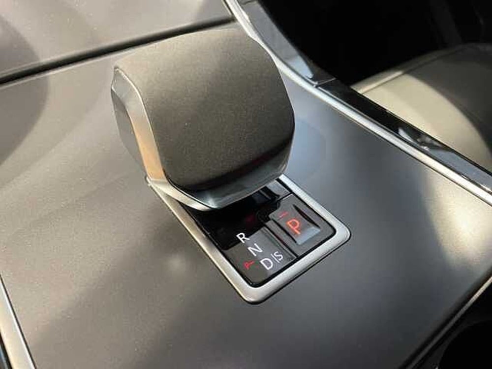 Land Rover Range Rover Velar usata a Ravenna (17)