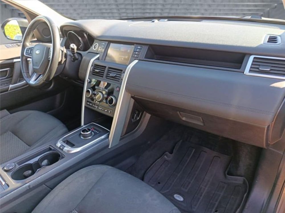 Land Rover Discovery Sport usata a Bari (12)