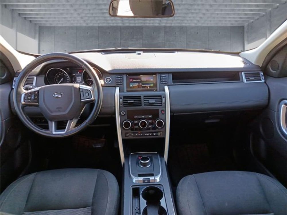 Land Rover Discovery Sport usata a Bari (13)