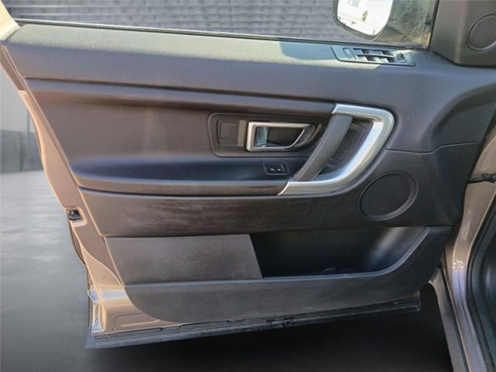 Land Rover Discovery Sport usata a Bari (9)