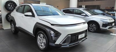 Hyundai Kona 1.0 T-GDI Hybrid 48V iMT XLine nuova a Bari