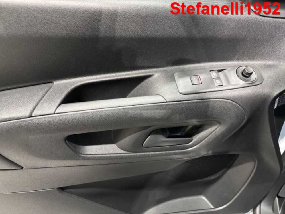 Peugeot Partner Furgone nuova a Bologna (10)