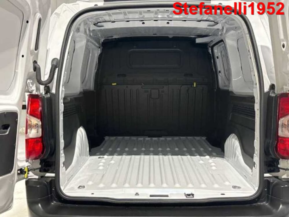 Peugeot Partner Furgone nuova a Bologna (7)
