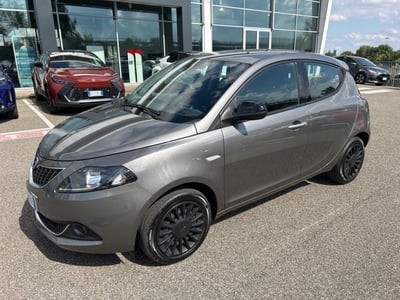 Lancia Ypsilon 1.0 FireFly 5 porte S&amp;S Hybrid Ecochic Silver del 2022 usata a Melegnano