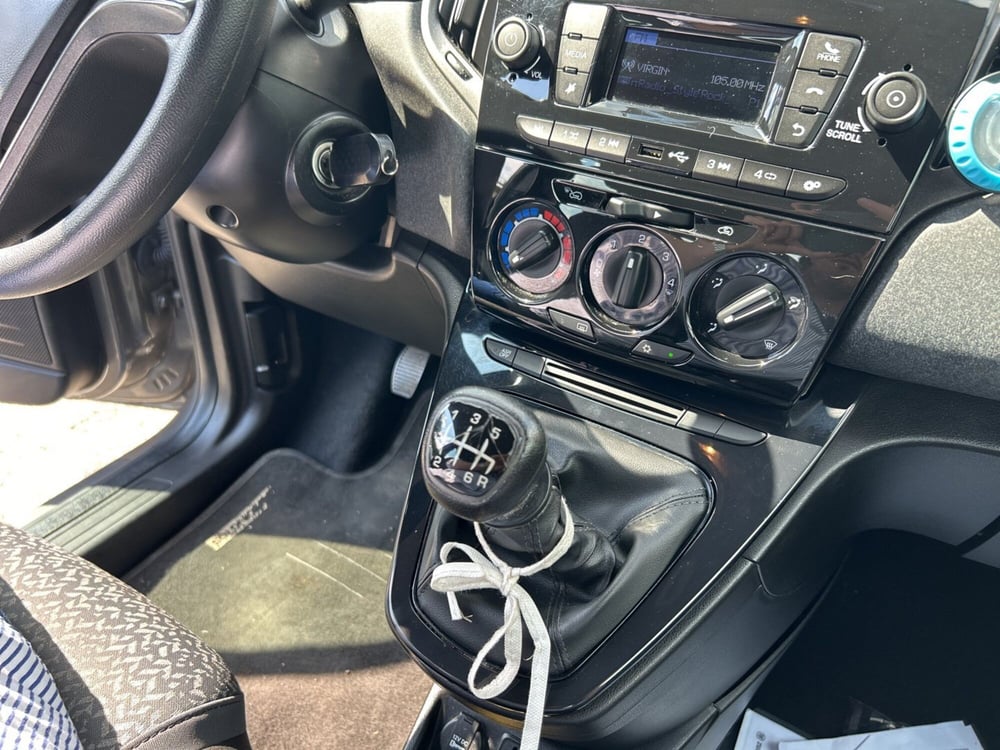 Lancia Ypsilon usata a Milano (13)