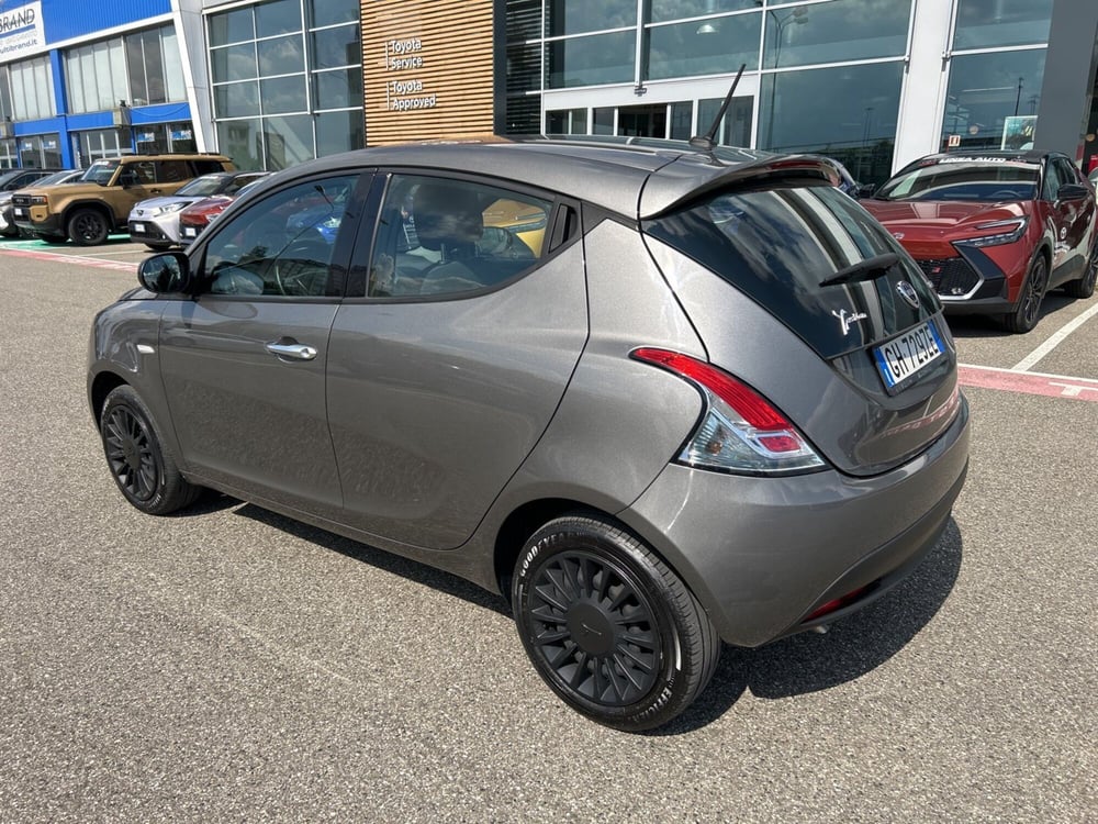 Lancia Ypsilon usata a Milano (4)