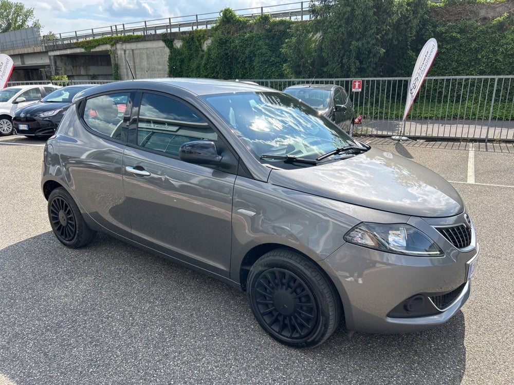 Lancia Ypsilon usata a Milano (8)