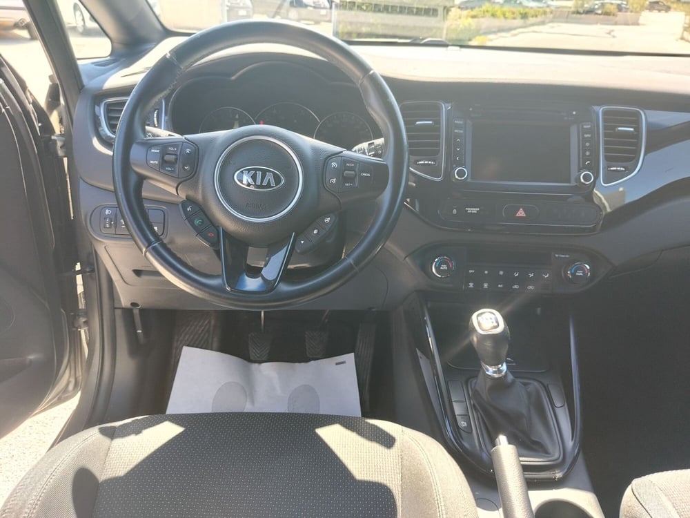 Kia Carens usata a Matera (12)
