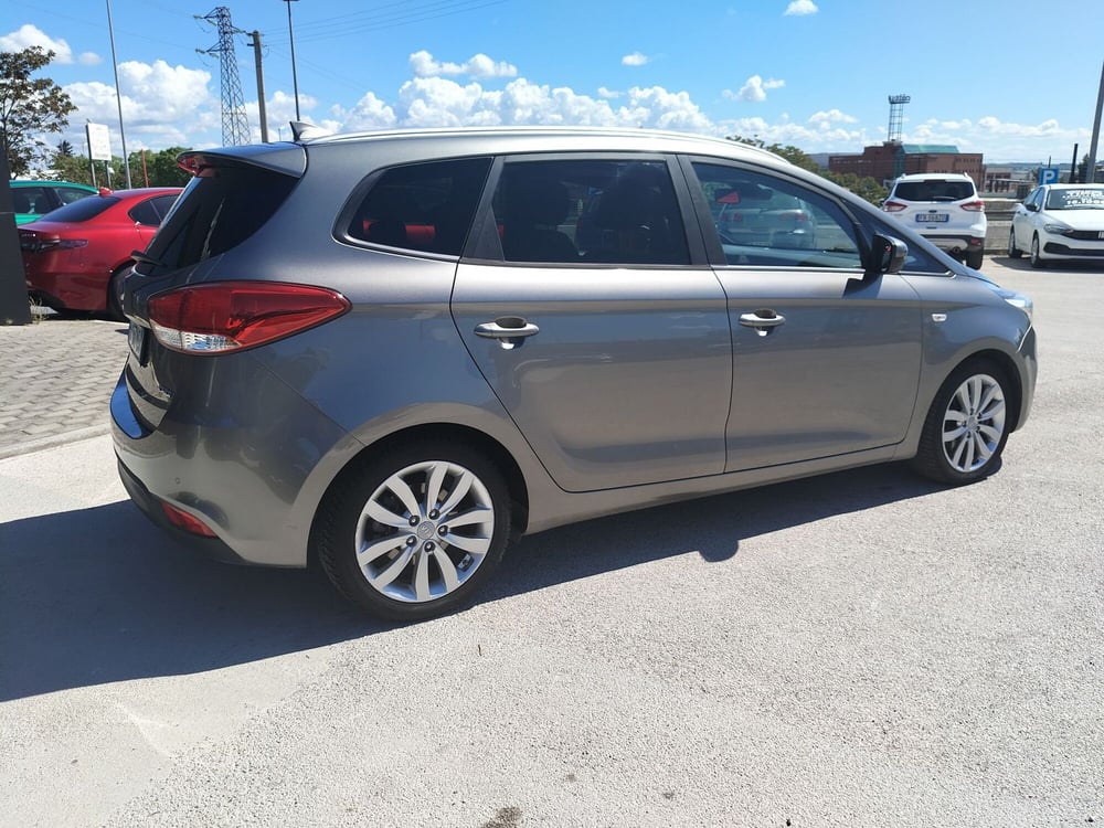 Kia Carens usata a Matera (5)