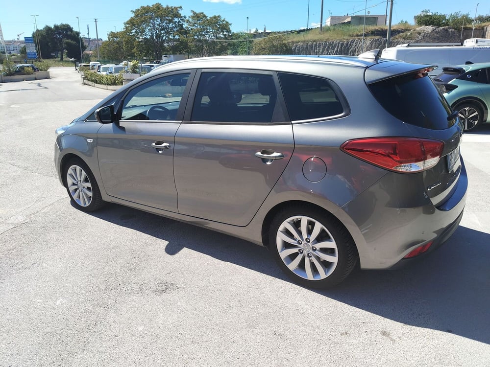 Kia Carens usata a Matera (8)