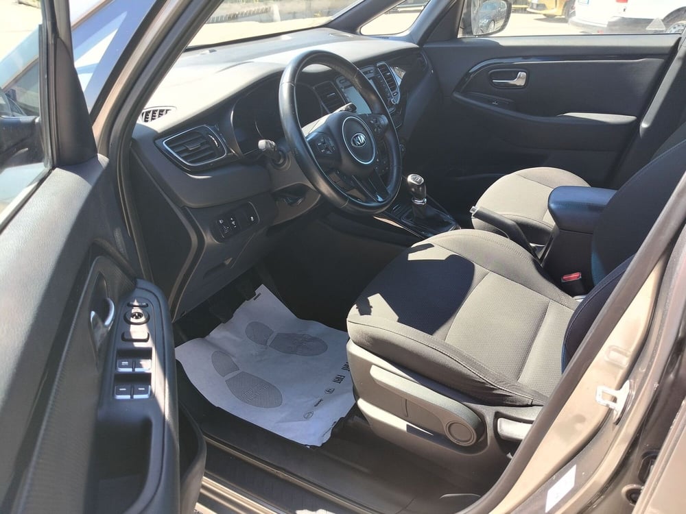 Kia Carens usata a Matera (9)
