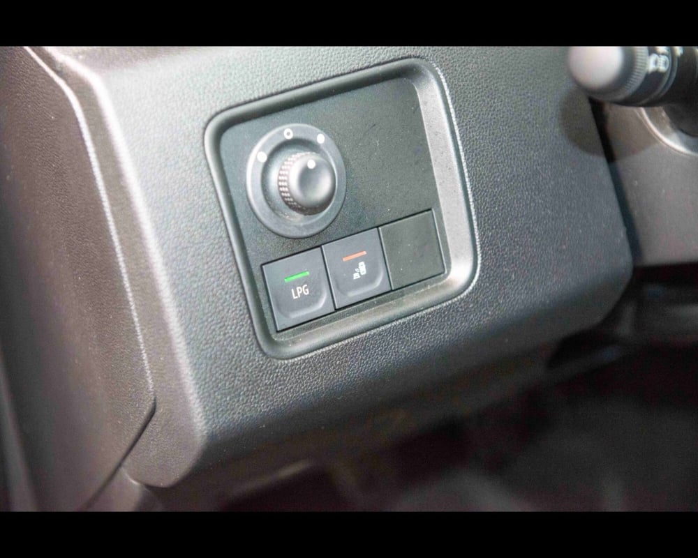 Dacia Duster usata a Venezia (18)