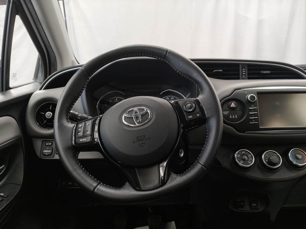 Toyota Yaris usata a Roma (11)