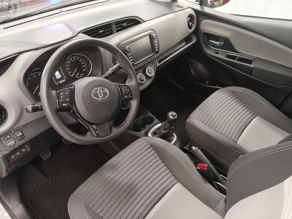 Toyota Yaris usata a Roma (13)
