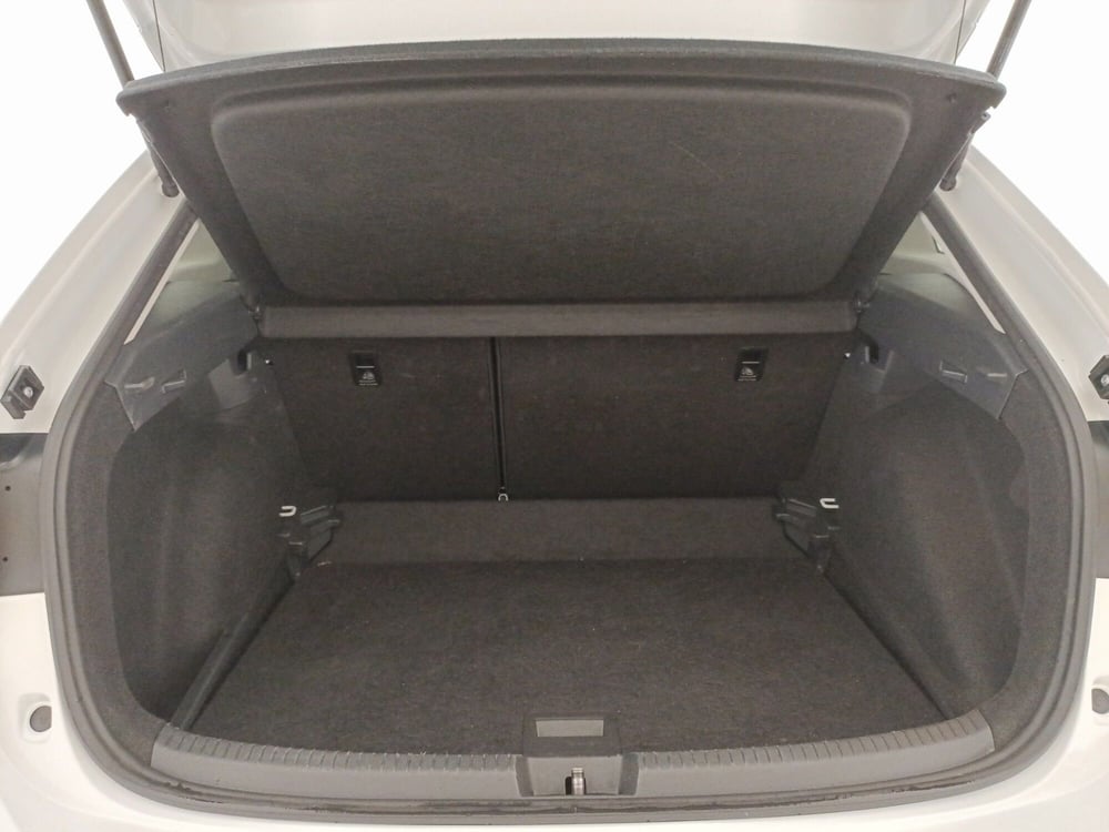 Volkswagen Taigo usata a Bari (13)