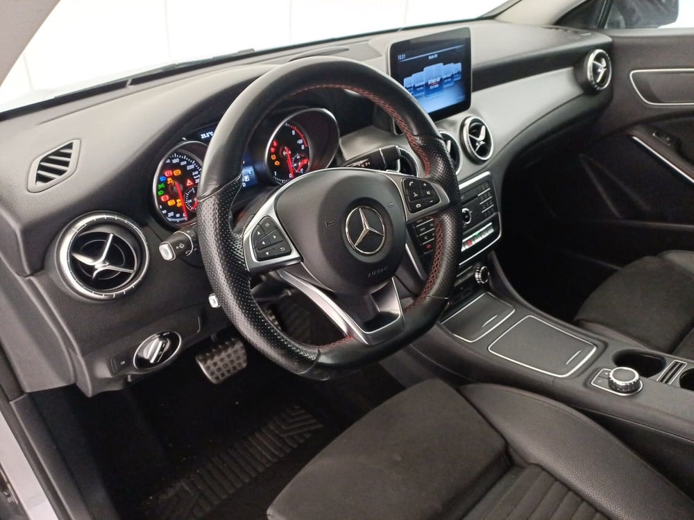 Mercedes-Benz CLA usata a Bari (5)