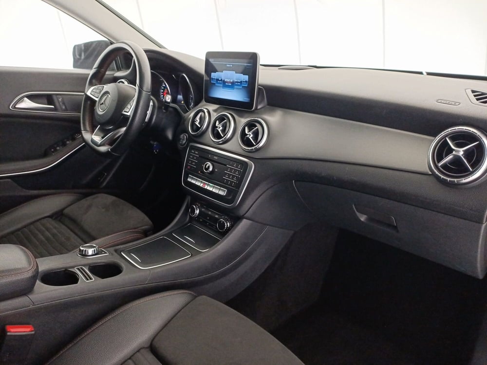 Mercedes-Benz CLA usata a Bari (7)