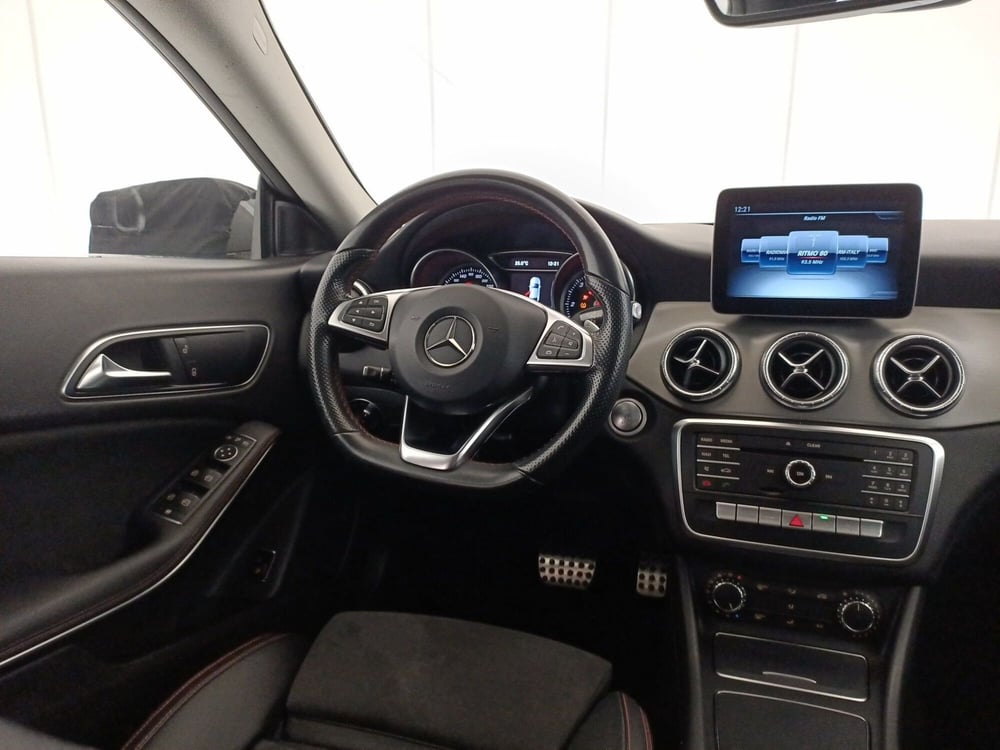 Mercedes-Benz CLA usata a Bari (9)