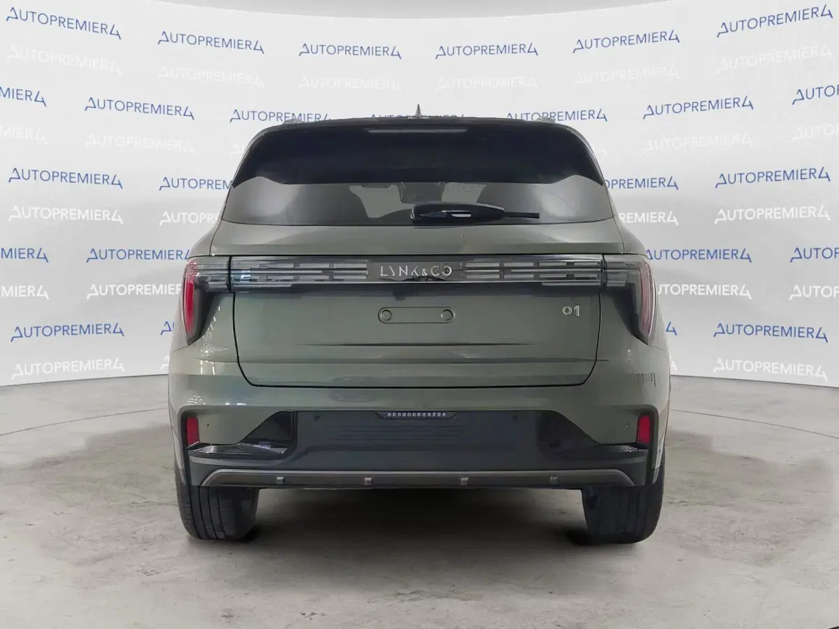 Lynk & Co 01 nuova a Como (4)