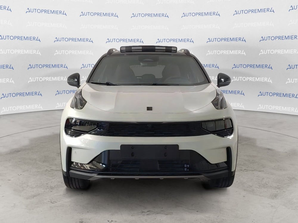 Lynk & Co 01 nuova a Como (2)