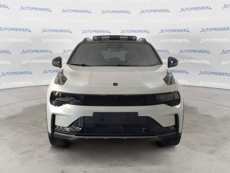 Lynk & Co 01 nuova a Como (2)
