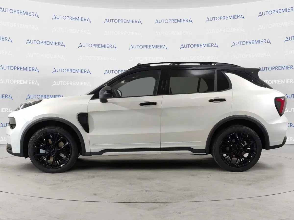 Lynk & Co 01 nuova a Como (3)