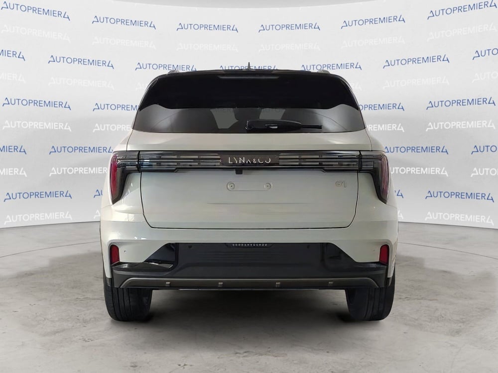 Lynk & Co 01 nuova a Como (4)