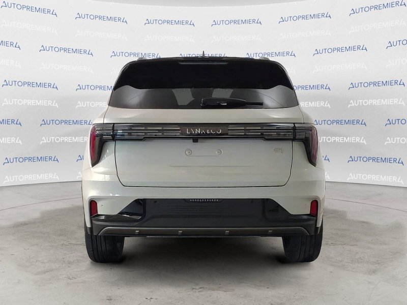 Lynk & Co 01 nuova a Como (4)