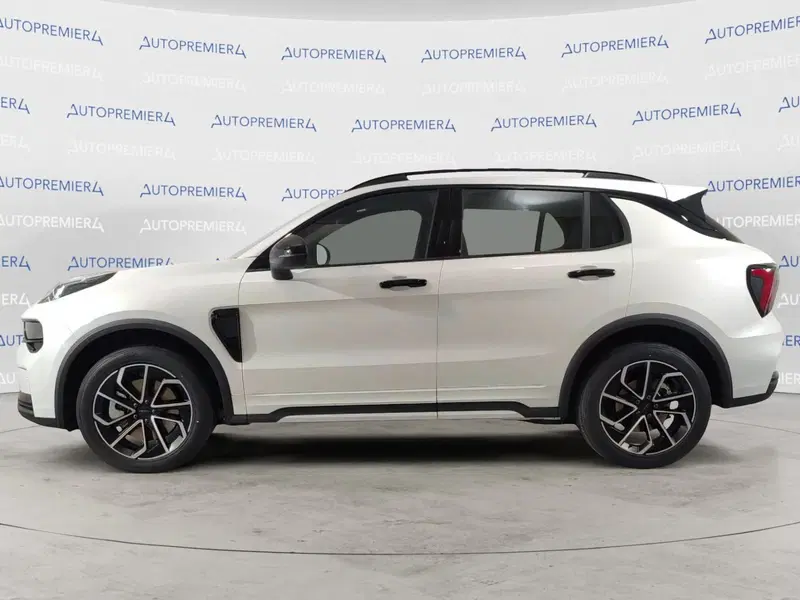 Lynk & Co 01 nuova a Como (3)
