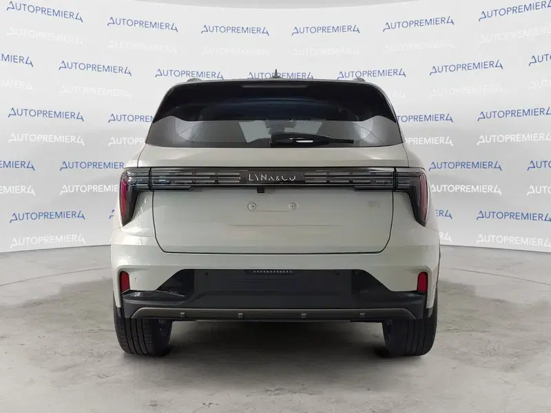 Lynk & Co 01 nuova a Como (4)