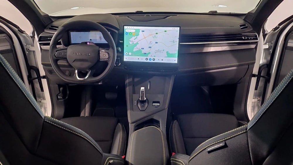 Lynk & Co 01 nuova a Como (5)
