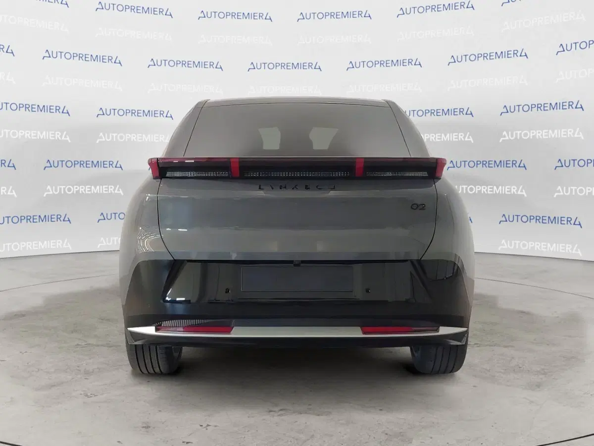 Lynk & Co 02 nuova a Como (4)