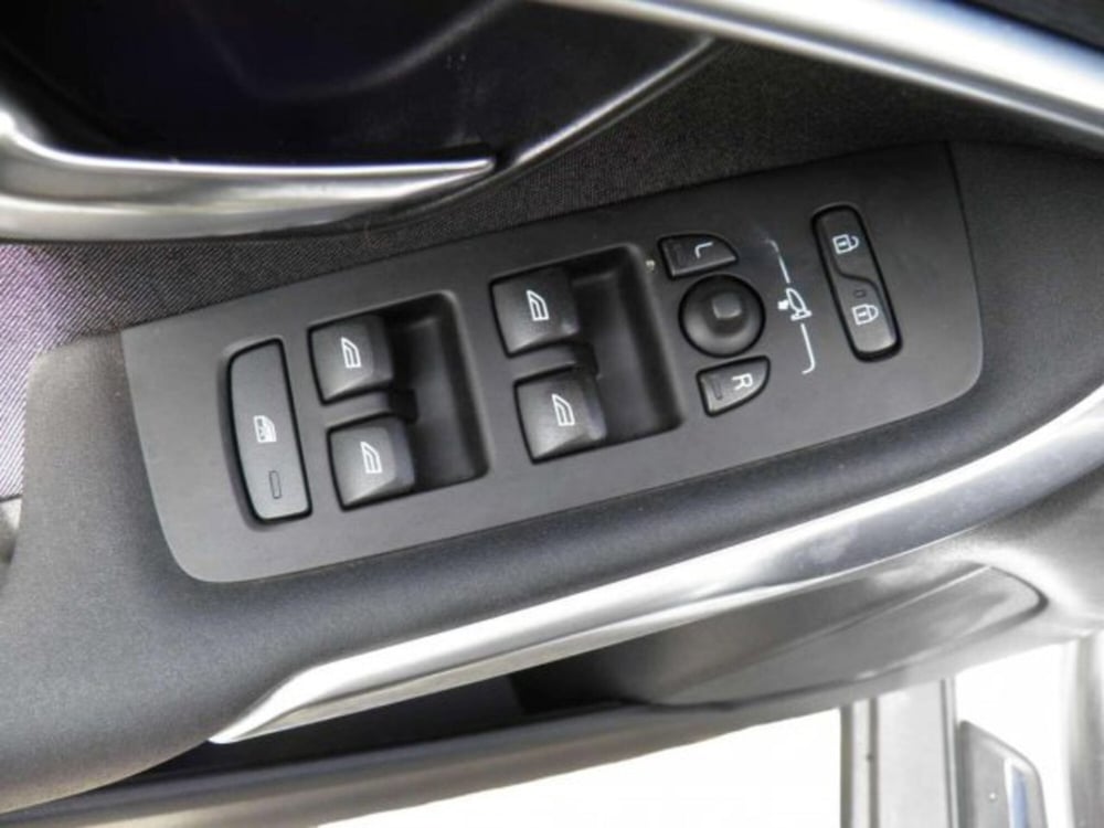 Volvo V40 Cross Country usata a Firenze (11)
